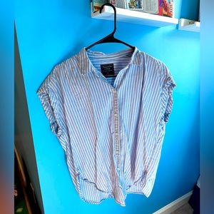 Abercrombie and Fitch button down short sleeves shirt